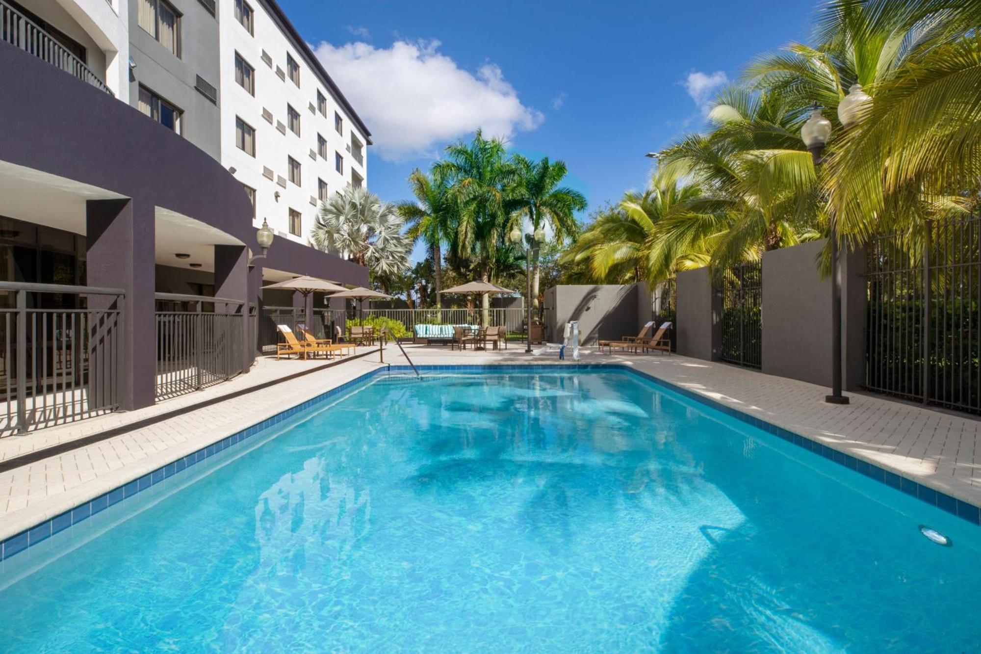 Courtyard By Marriott Miami At Dolphin Mall Sweetwater Exteriör bild