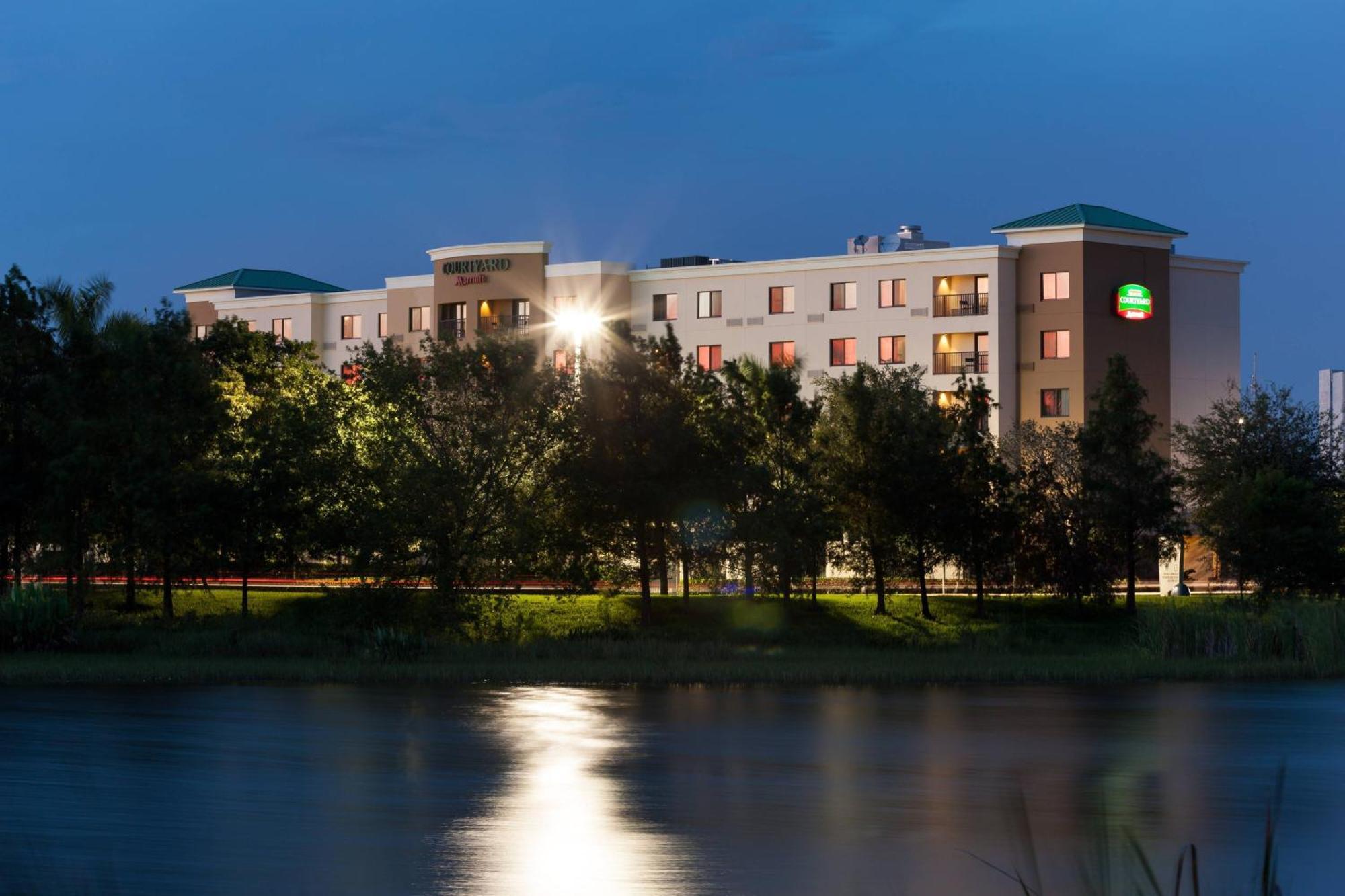 Courtyard By Marriott Miami At Dolphin Mall Sweetwater Exteriör bild